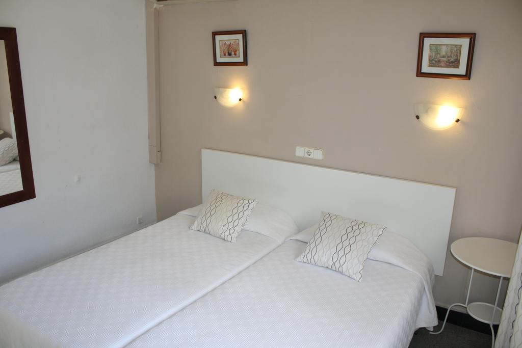 Hostal Pinar Palma de Mallorca Luaran gambar